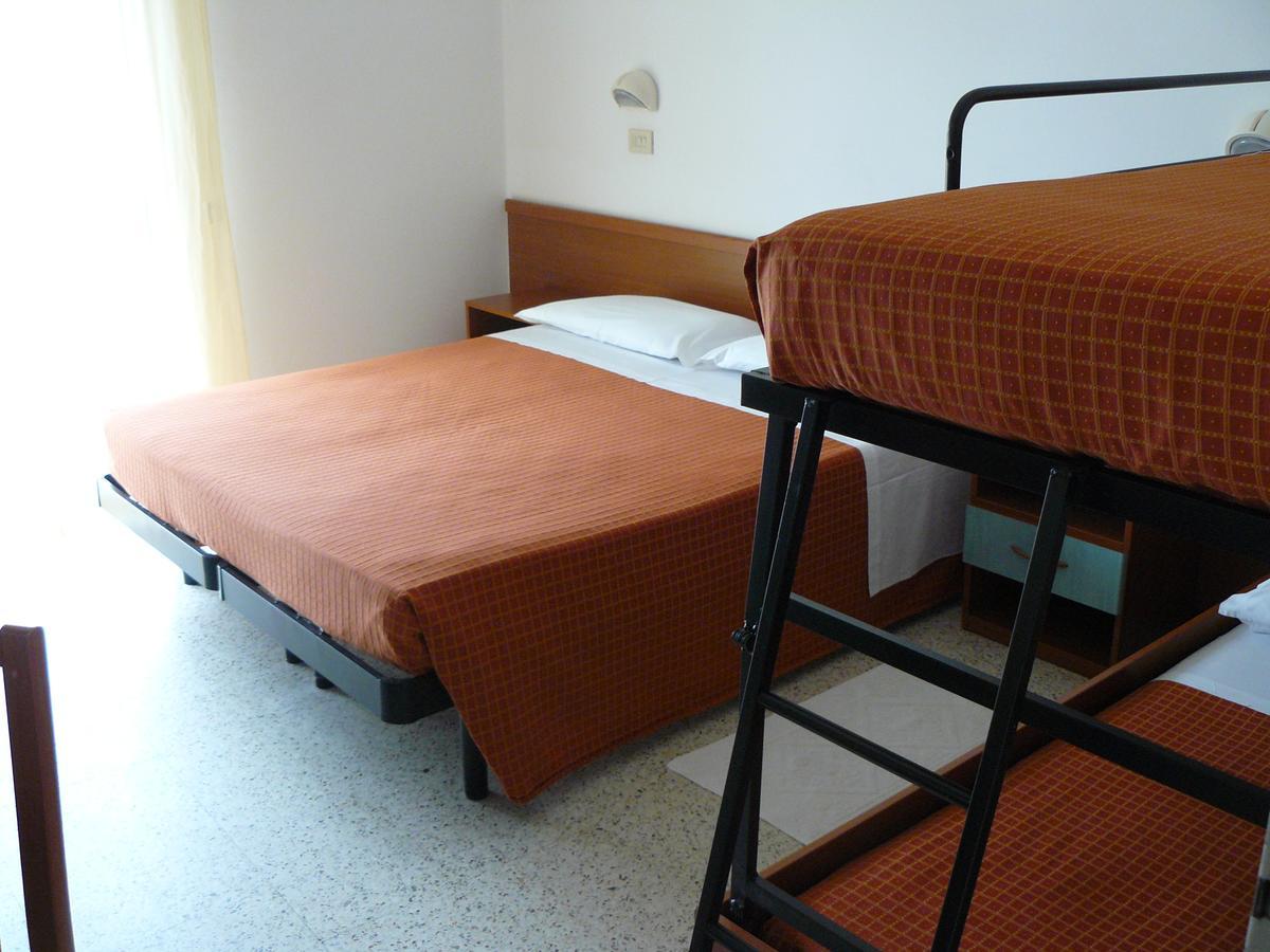 Sayonara Hotel