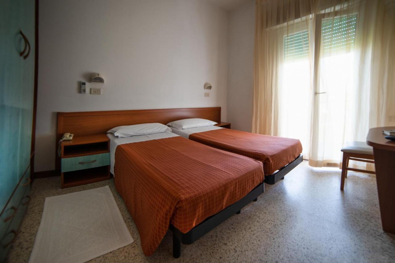 Sayonara Hotel 3*