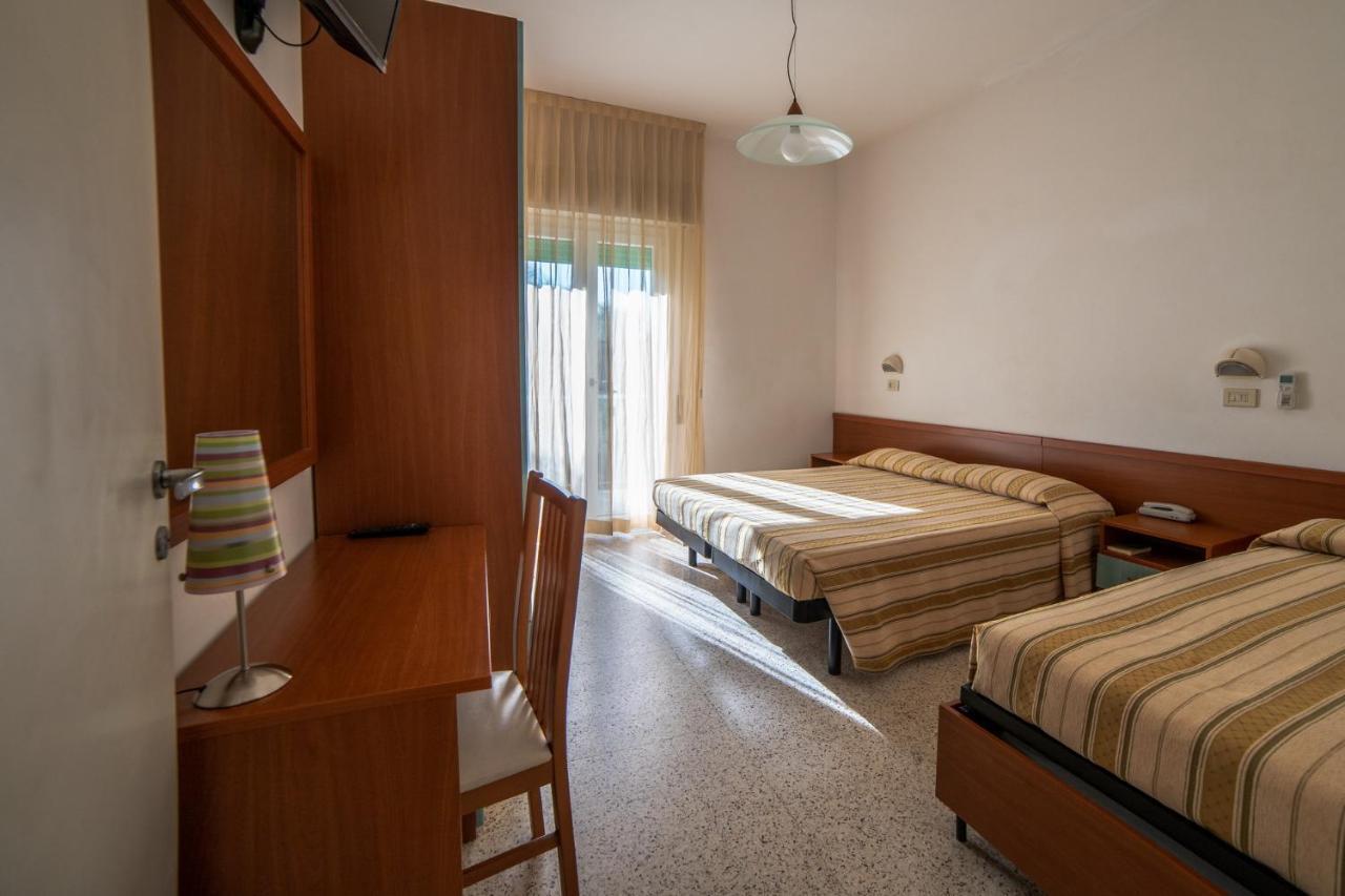 Hotel Sayonara